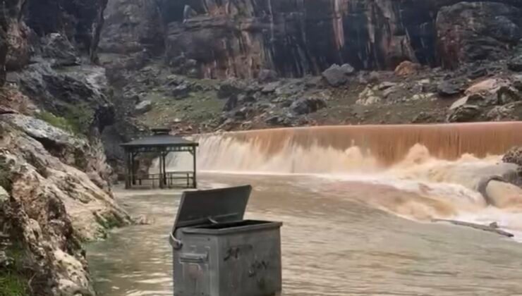 Sinek Çayı’nın su seviyesi yağışlarla yükseldi