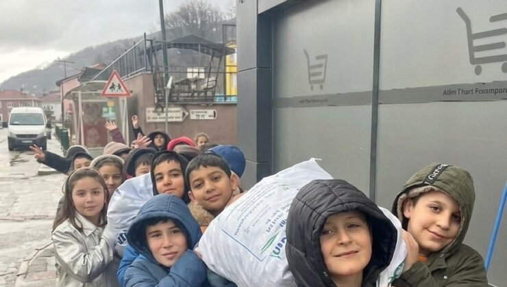 Sinop’ta öğrenciler topladıkları mavi kapakları derneğe gönderdi