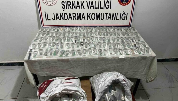 Şırnak’ta 14 milyonluk kaçak ürün ele geçirildi, aranan 52 şahıs yakalandı
