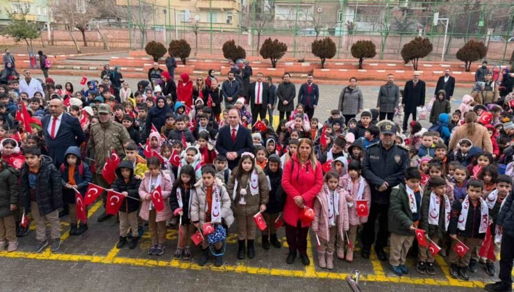Siverek’te okullar bayrak sevgisi temasıyla açıldı
