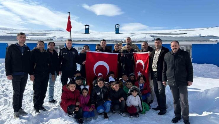Susuz Kaymakamı Tutal’dan öğrencilere anlamlı mesaj