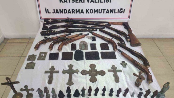 Tarihi eser kaçakçısı jandarmadan kaçamadı