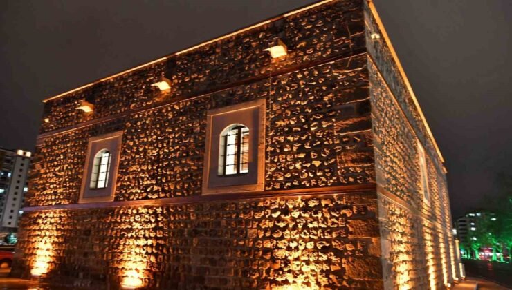 Tarihi Tasmakıran Camii’nde restorasyon sonrası ilk teravih heyecanı