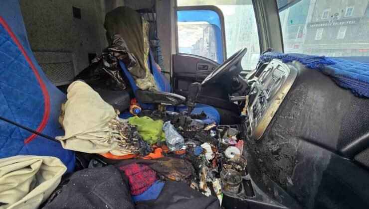 Taşıdığı sularla yangının büyümesini engelledi