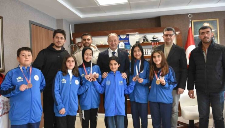 Tekmanlı minik eskrimcilerden başarılı sonuçlar