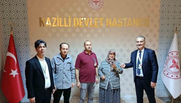 Temizlik personelinin bulduğu ziynet eşyası sahibine teslim edildi