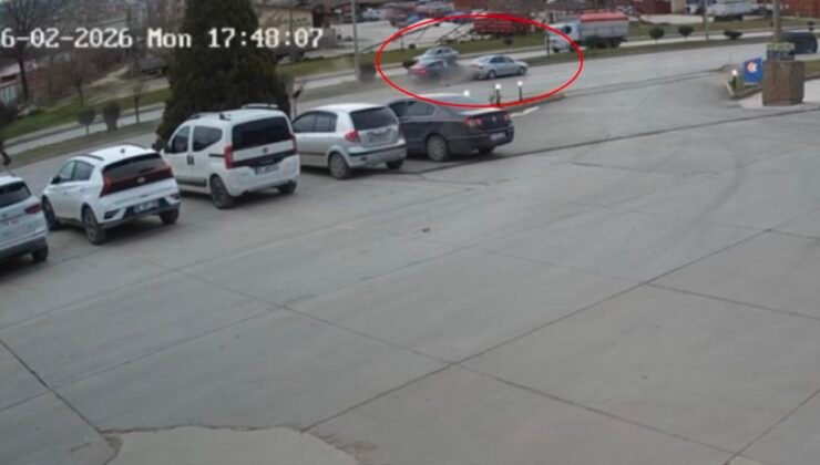 Tokat’ta 2 kişinin yaralandığı kaza kamerada