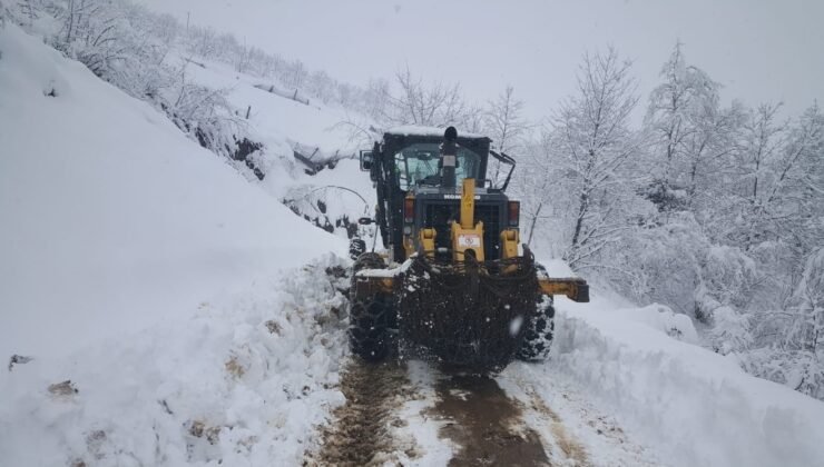 Trabzon’da 40 mahalle yolu kar nedeniyle ulaşıma kapandı