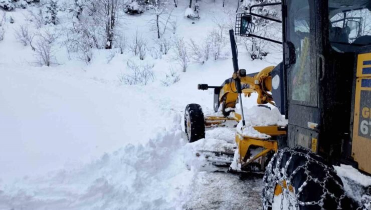 Trabzon’da karla mücadele sürüyor
