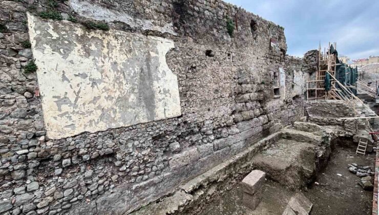 Trabzon’da zeminin 8 metre altından ‘dere limanı’ çıktı