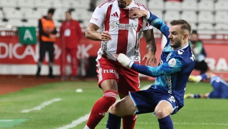 Trendyol Süper Lig: Antalyaspor: 2 – Samsunspor: 0 (İlk yarı)