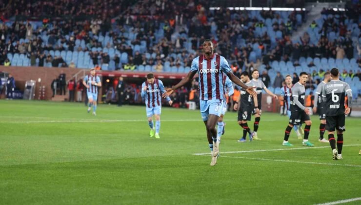 Trendyol Süper Lig: Trabzonspor: 1 – Fatih Karagümrük: 1 (İlk yarı)