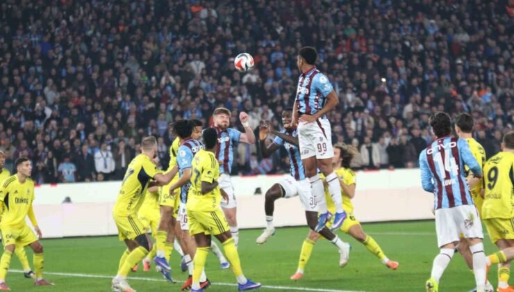 Trendyol Süper Lig: Trabzonspor: 2 – Fenerbahçe: 2 (İlk yarı)