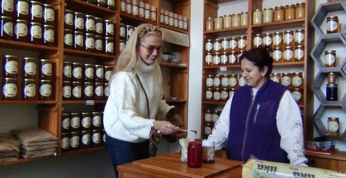 Tuğba Özay’dan Kars’ta Birlik ve Beraberlik Mesajı: “Emperyalizmin oyununa gelmeyelim”