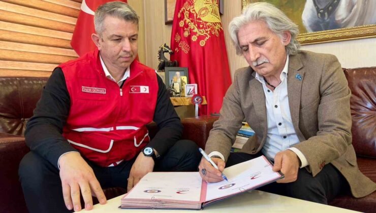 Türk Kızılay’dan Manisa’da 200 aileye sıcak iftar desteği