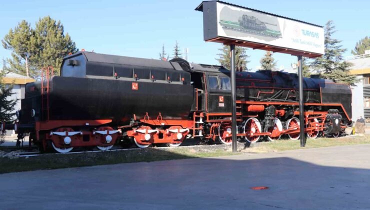 Türkiye’nin ilk yerli lokomotifi ’Bozkurt’, tarihe ışık tutuyor