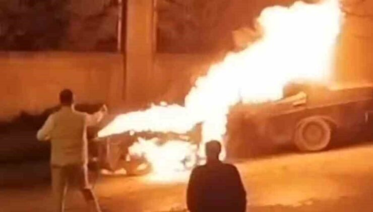 Tuzla’da park halindeki otomobil alev alev yandı