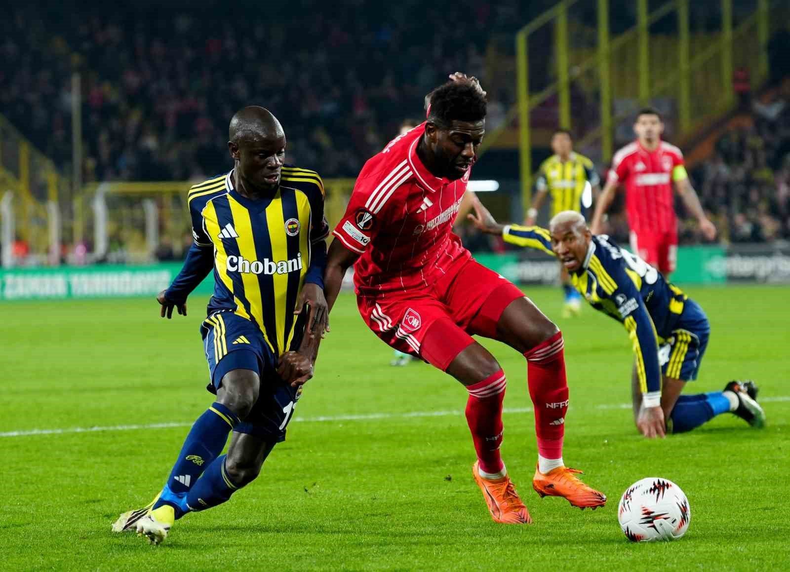 UEFA Avrupa Ligi: Fenerbahçe: 0 – Nottingham Forest: 3 (Maç sonucu)