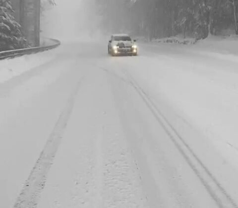 Uludağ’da dün gece yoğun kar yağdı, kar kalınlığı 163 santimetreye ulaştı