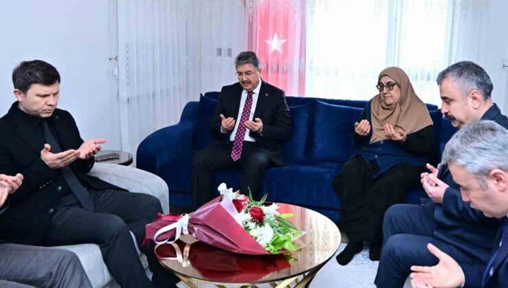 Vali Dr. Erdinç Yılmaz şehit ailesine taziye ziyaretinde bulundu