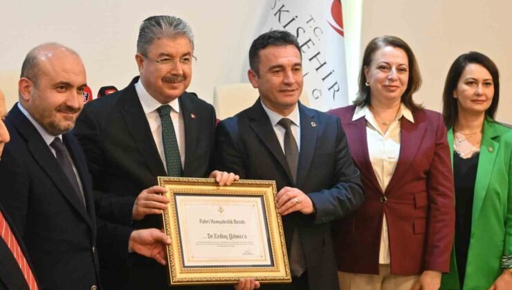 Vali Dr. Erdinç Yılmaz’a ’Sivrihisar Fahri Hemşehrilik Beratı’ takdim edildi