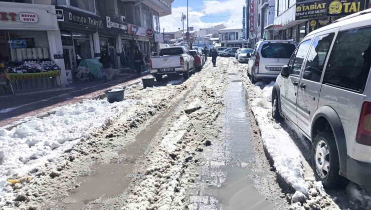 Van’da esnaf ve vatandaşlardan “altyapı ve temizlik” tepkisi