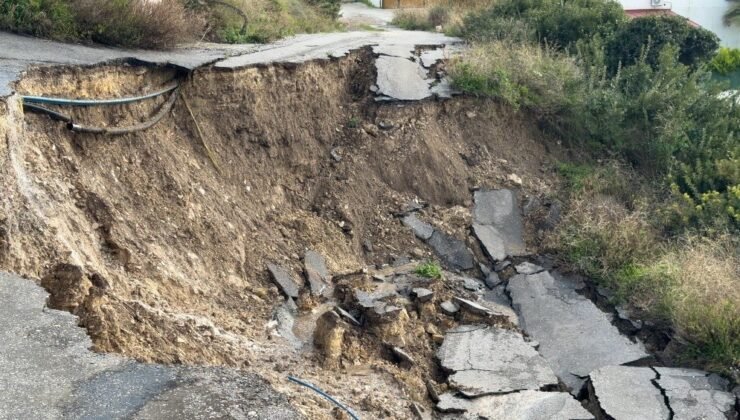Yağışlar heyelanı tetikledi: Çeşme’de toprak kayması