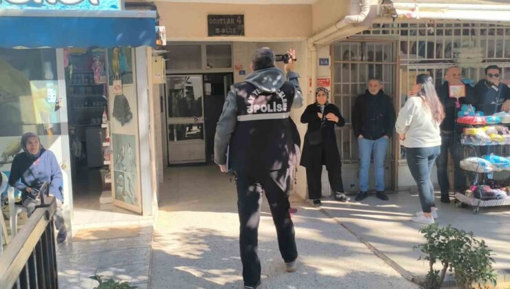 Yanındaki kadını öldürüp aynı silahla intihar etti