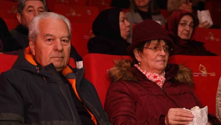 Yarım asırlık çiftler sinemada buluştu