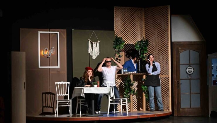 “Yarınlara geç kalmadan” ayakta alkışlandı