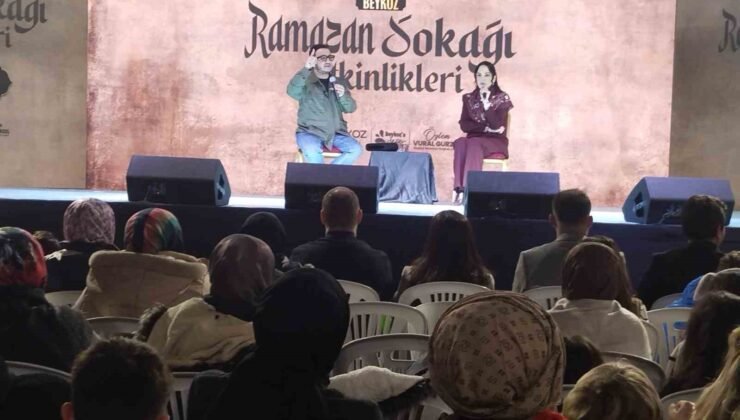 Yazar Hayati İnanç ve Prof. Dr. Oytun Erbaş Beykoz’da ’Ramazan Sokağı’ etkinliklerine konuk oldu