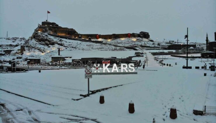 Yeniden beyaza bürünen Kars havadan görüntülendi
