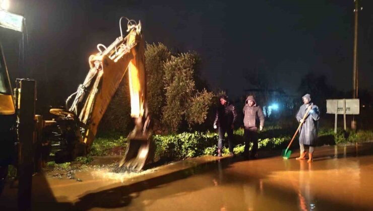 Yenipazar’da sağanak yağış etkili oldu