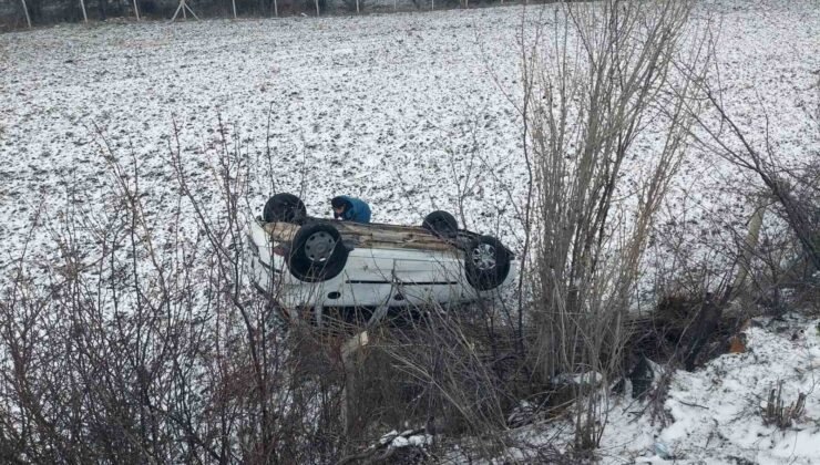 Yozgat’ta direksiyon hakimiyeti kaybedilen araç takla attı
