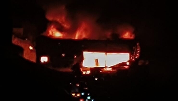 Zeytin ve fıstık işleme fabrikasında korkutan yangın