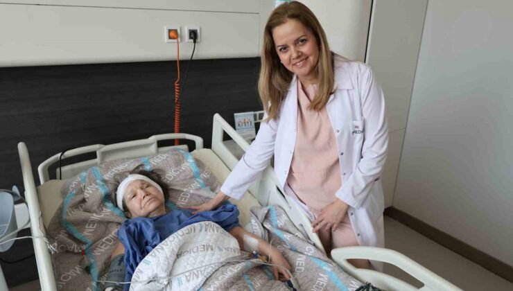 60 yıllık sessizliği koklear implantla son bulacak