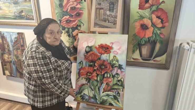 80 yaşında 25 yıllık sanat sevgisini sürdürüyor