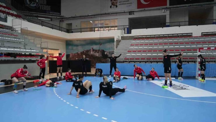 A Milli Kadın Hentbol Takımı, Çekya maçının hazırlıklarını Kastamonu’da sürdürdü