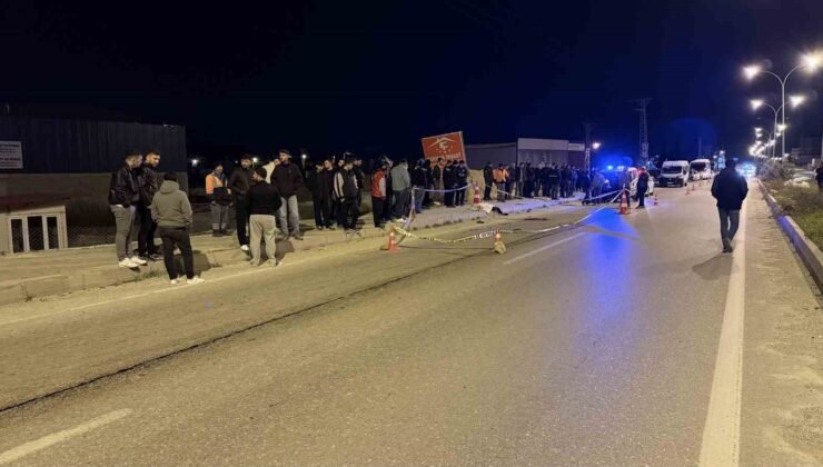 Adana’da belediye otobüsüyle çarpışan motosiklet sürücüsü genç, hayatını kaybetti