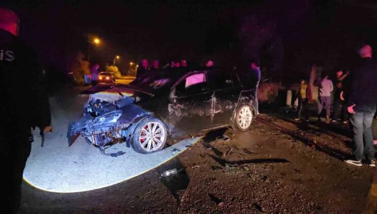 Adana’da evin duvarına çarpan otomobil takla attı: 1 yaralı