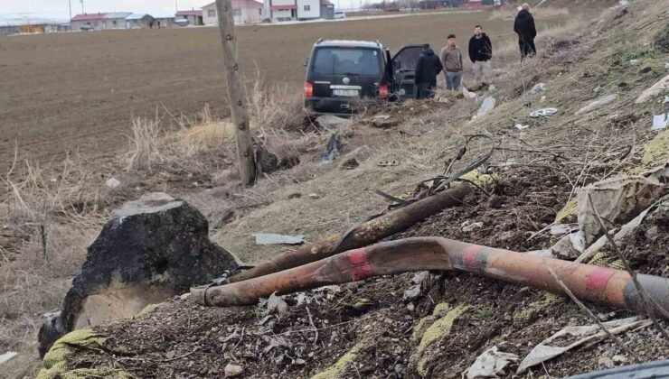 Adilcevaz’da kontrolden çıkan araç takla attı: 1 kişi yaralandı