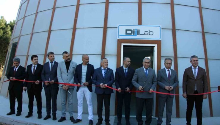 ADÜ’de dijital eğitim laboratuvarı açıldı