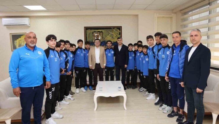 Akdeniz Belediye Spor U-14 Takımı Türkiye Şampiyonası yolunda