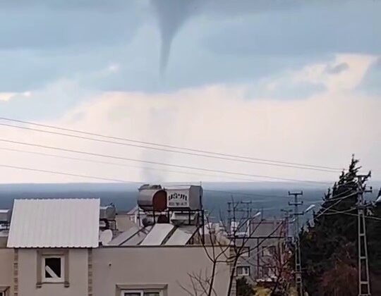 Akdeniz’de oluşan hortum kamerada