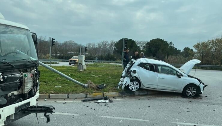 Akhisar’da OSB kavşağında trafik kazası: 1 yaralı