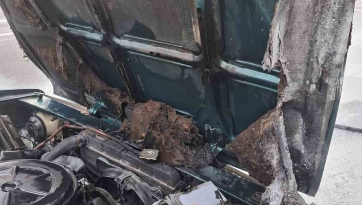 Alanya’da seyir halindeki otomobil alev aldı