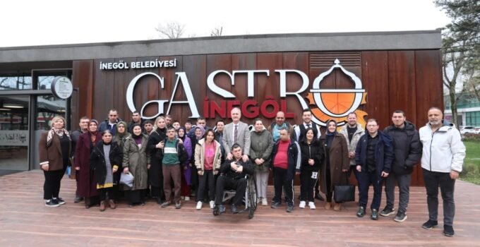 Alper Taban, Engelsiz Yaşam Merkezi öğrencileriyle kahvaltıda buluştu