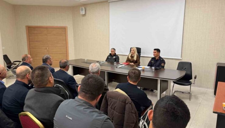 Altıntaş’ta muhtarlar toplantısı gerçekleştirildi