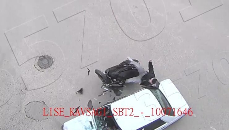 Amasya’da motosiklet ile otomobilin çarpıştığı kaza kamerada