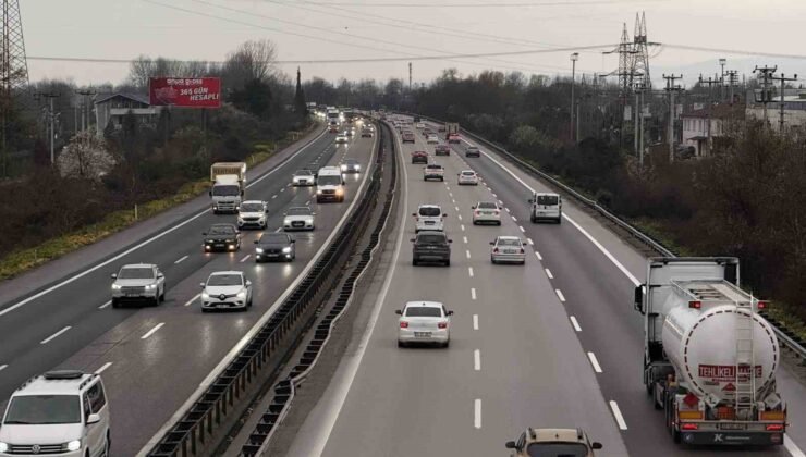 Anadolu Otoyolu’nda bayramın son günü akıcı yoğunluk